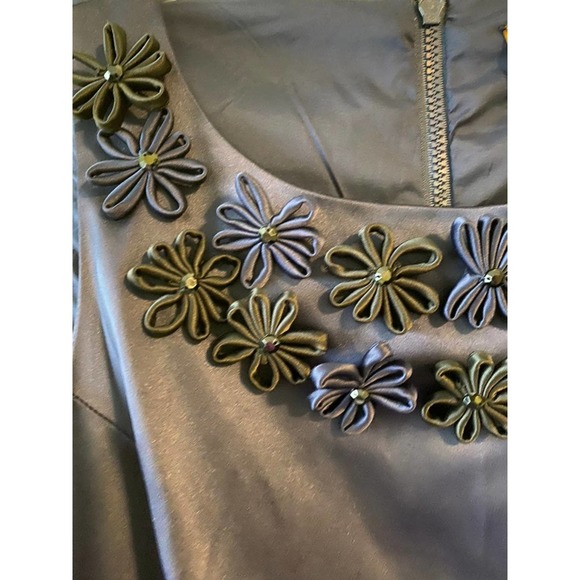 Just Taylor Dress 12 - Picture 3 of 4